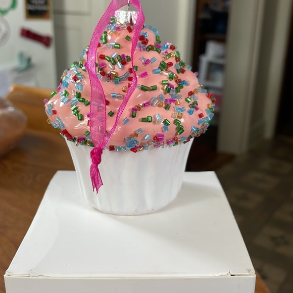 Sweetest season cupcake ornament, pink - Picture 2 of 3